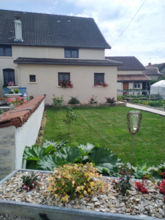A La Maison Du Bonheur Lanty-sur-Aube Εξωτερικό φωτογραφία